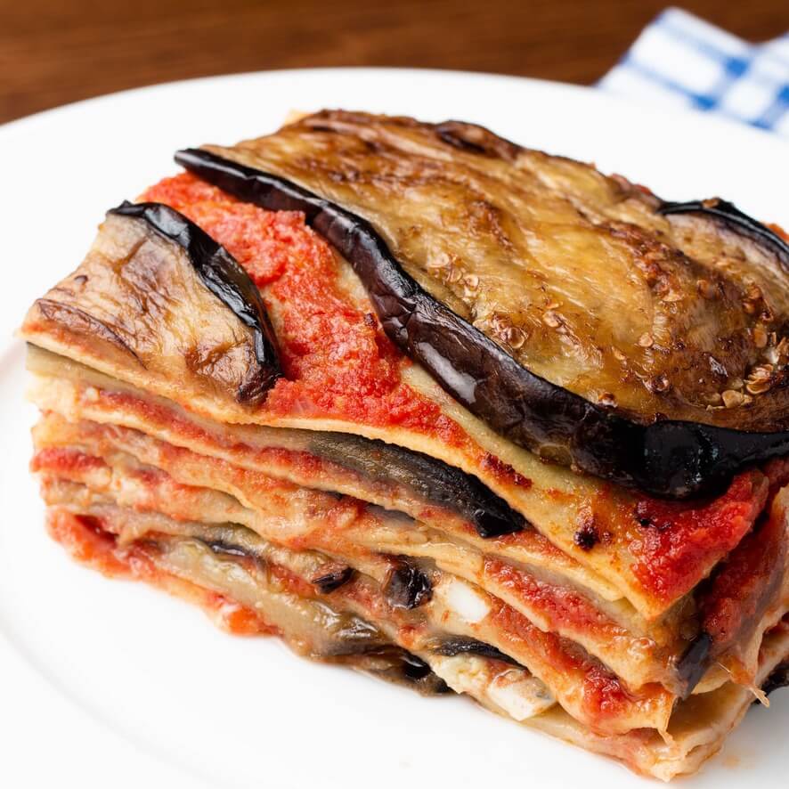 Fotografie Glob materne  Eggplant Lasagna (Lasagne alle Melanzane) – Tina's Table