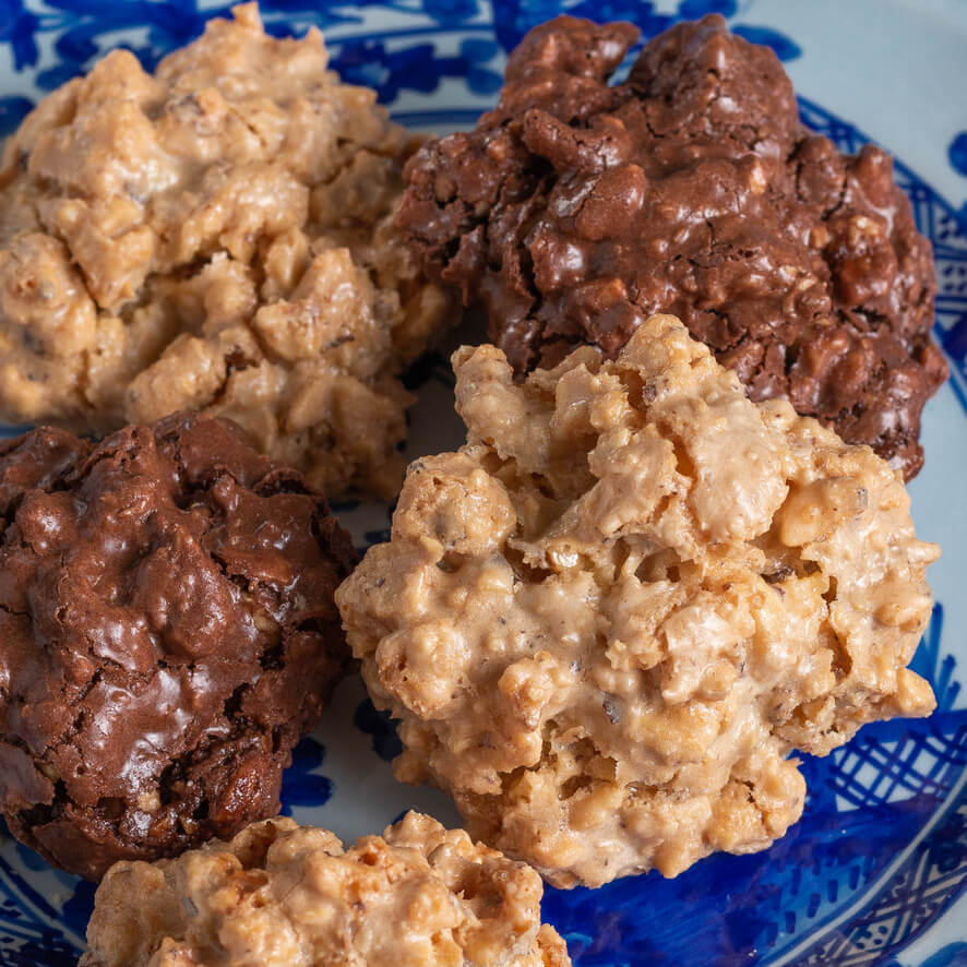 Brutti e buoni (biscuits italiens amandes et noisettes)  Biscuit italien,  Recettes sucrées, Cuisine et boissons